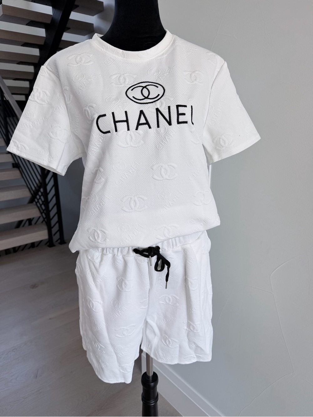 CHANEL White Logo Embroidered Short Set size Large - Picture 5 of 7